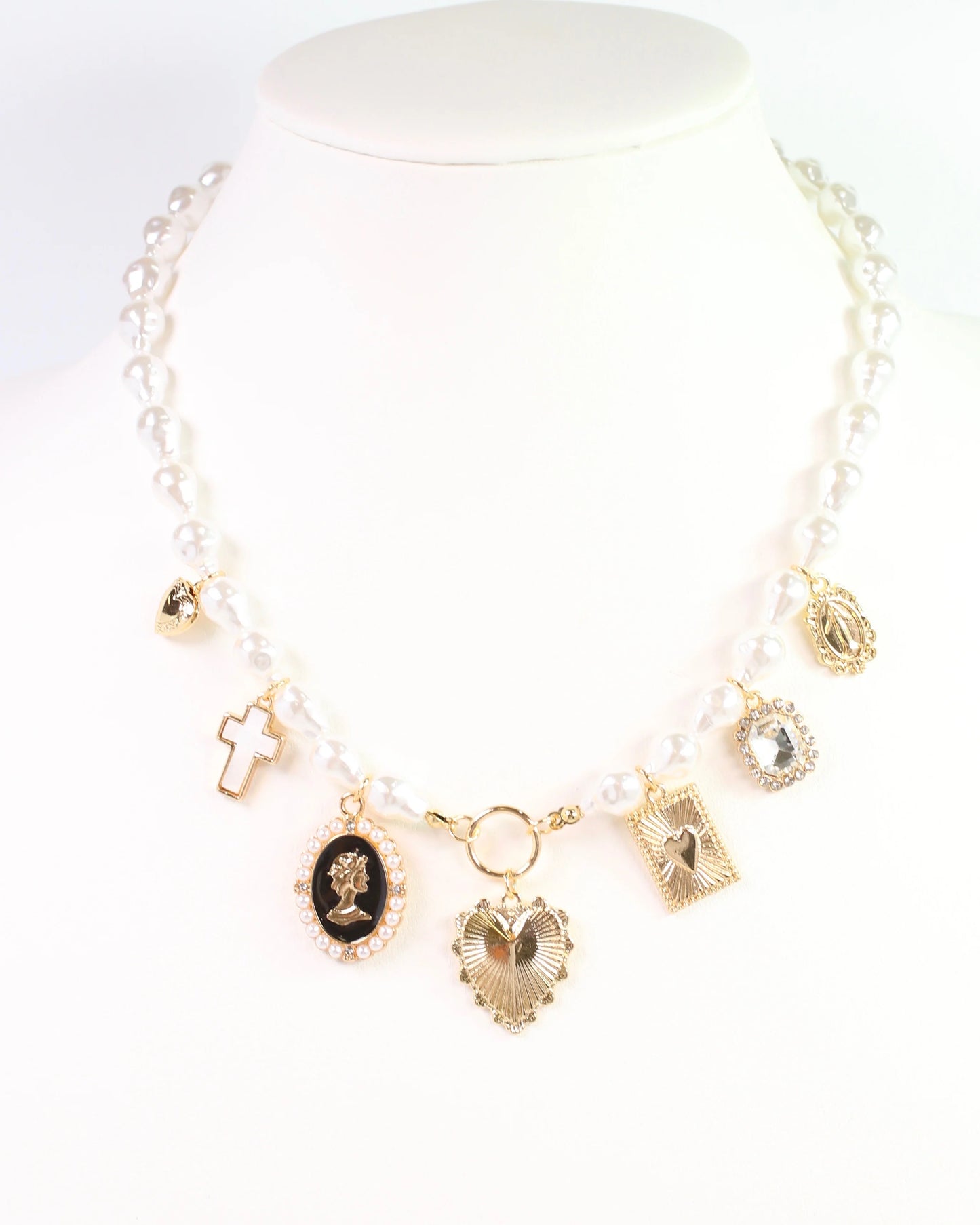 Molly Pearl Necklace